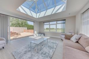 Luxury Cottage, Dog Friendly, Stunning Views, Private Garden