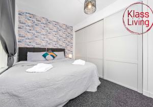 Lady Wilson Apartment by Klass Living Airdrie