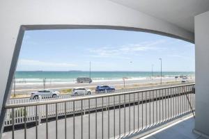 Ocean View Apartment in Blouberg Beachfront