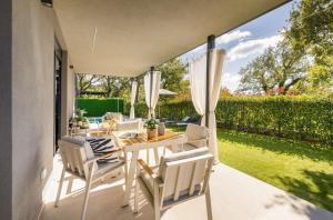 Villa Barcolana by Villsy