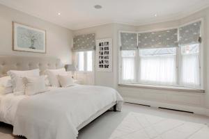 Stunning 4 bed Fulham Home with Garden