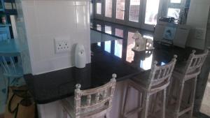 Christmas Rock, East London