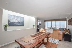 Exceptional Home in Blouberg with Ocean Views