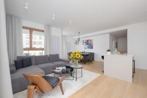 Wola Apartment Ludwiki with Parking and Terrace by Renters Prestige