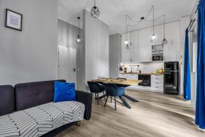 Wola Industrial Apartment by BookingHost