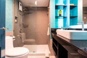 Boutique one-bedroom apartment near airport, business hubs