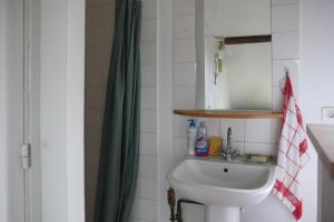 Studio with a view of the Eiffel Tower top