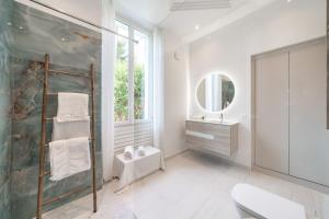 Chic Getaway with Pool & Guest House Californie