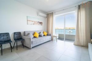 Peaceful Seafront 3BR Apt with Balcony by 360 Estates
