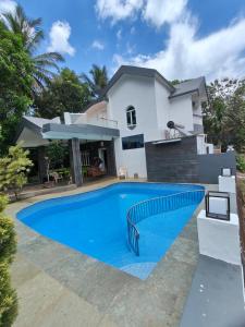 Zoya Farm House