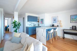 Bright apartment with a sea view