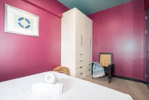 Boutique one-bedroom apartment near airport, business hubs