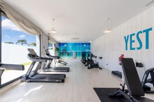 Cala Serena - 3-bedroom modern apartment situated in La Cala de Mijas