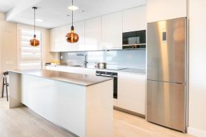 Cala Serena - 3-bedroom modern apartment situated in La Cala de Mijas