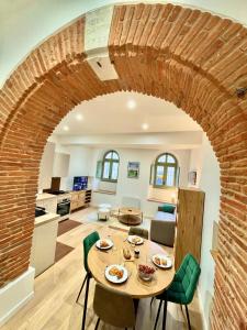 " Le Pharaon " Expérience - Centre Ville