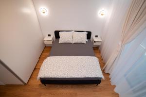 Stylish 1 Bedroom Apartment Lake View Balcony Near Pipera Metro