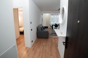 Stylish 1 Bedroom Apartment Lake View Balcony Near Pipera Metro