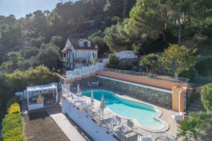 Villa Caroline with pool and view