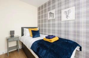 Oxheys Stays - Sleeps 7 - Home from Home