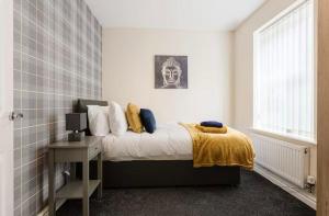 Oxheys Stays - Sleeps 7 - Home from Home