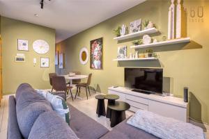 Stylish 1BR home in the Heart of It All, Paceville by 360 Estates