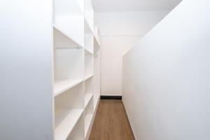 1003 Central Cape Town 2-Bedroom Apt with Parking