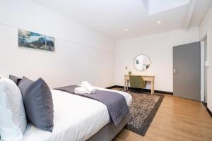 1003 Central Cape Town 2-Bedroom Apt with Parking