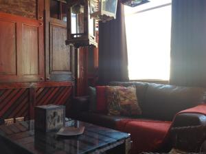 Eclectic Studio with Iconic Mountain Views