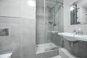 3 Bedroom Apartment - Stunning Ocean Views