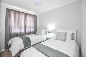 3 Bedroom Apartment - Stunning Ocean Views