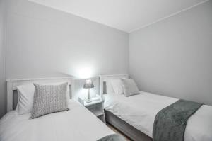 3 Bedroom Apartment - Stunning Ocean Views