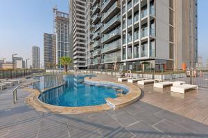 Lush 1BR Apt at Bloom tower in JVC