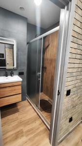 Студія-люкс з панорамними вікнами - біля жд авто вокзала