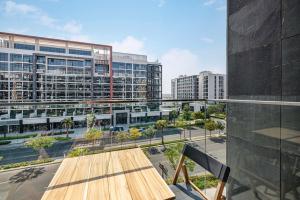 Daniels Studio at Meydan with Community View