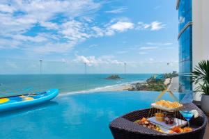 ONE SEASON BOUTIQUE HOTEL Vung Tau - BEACHFRONT
