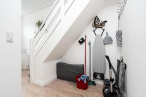 Charming Home - Free Parking