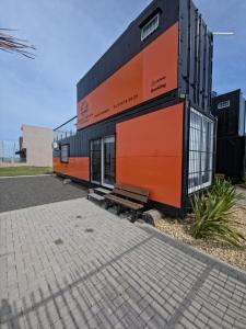 Casa Container à beira-mar! Térreo 1