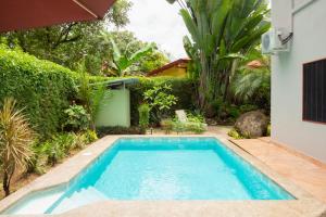 Rustic Tropical Retreat with Pool & Garden Ojochal