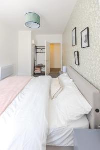 Joyful Management -Top Floor Apartment with home Feel Deco in M16
