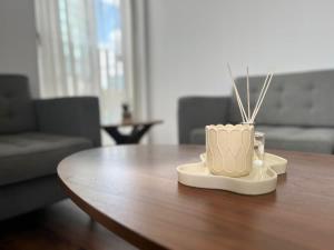 Joyful Group - Stylish 2BR City Retreat on Regent Road