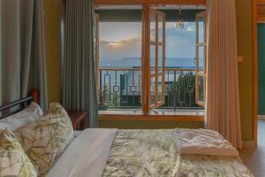 Mua Hills Tented Camp