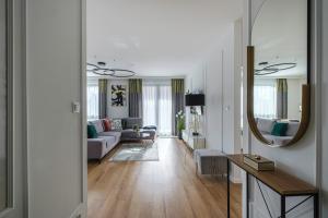 Amber Glow by Praia Apartments - 3 Bedrooms, Parking