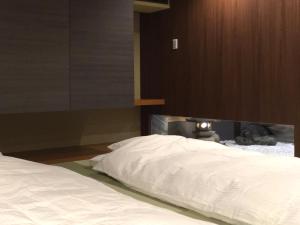 Hananobou Kinkakuji-michi