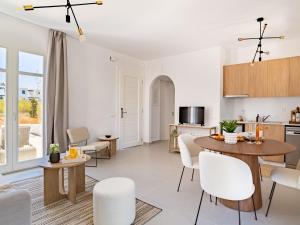 Sanders Paros Gardens