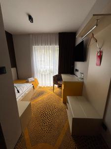 Eclipse Budget Rooms