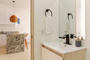 Espectacular Apto frente a la Plaza Pozos Colorados