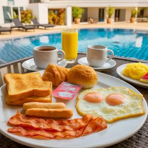 Large, quiet Condo by รินดา Rinrada