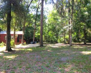 Cozy Cabin Rental on the Santa Fe River near High Springs, Florida