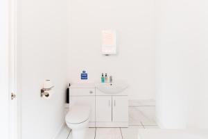 Cozy 2-Bedroom JQ City Centre Entire Loft Apartment with Private Entrance