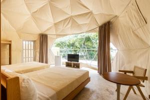 Bubble Glamping, Family 2 beds, we have a 12 units like this